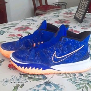 Kyrie's shoe